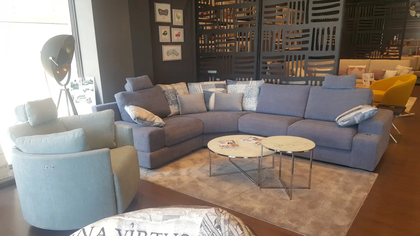 Nuevo showroom en Montigalà (Badalona). Noticias Sofás Fama